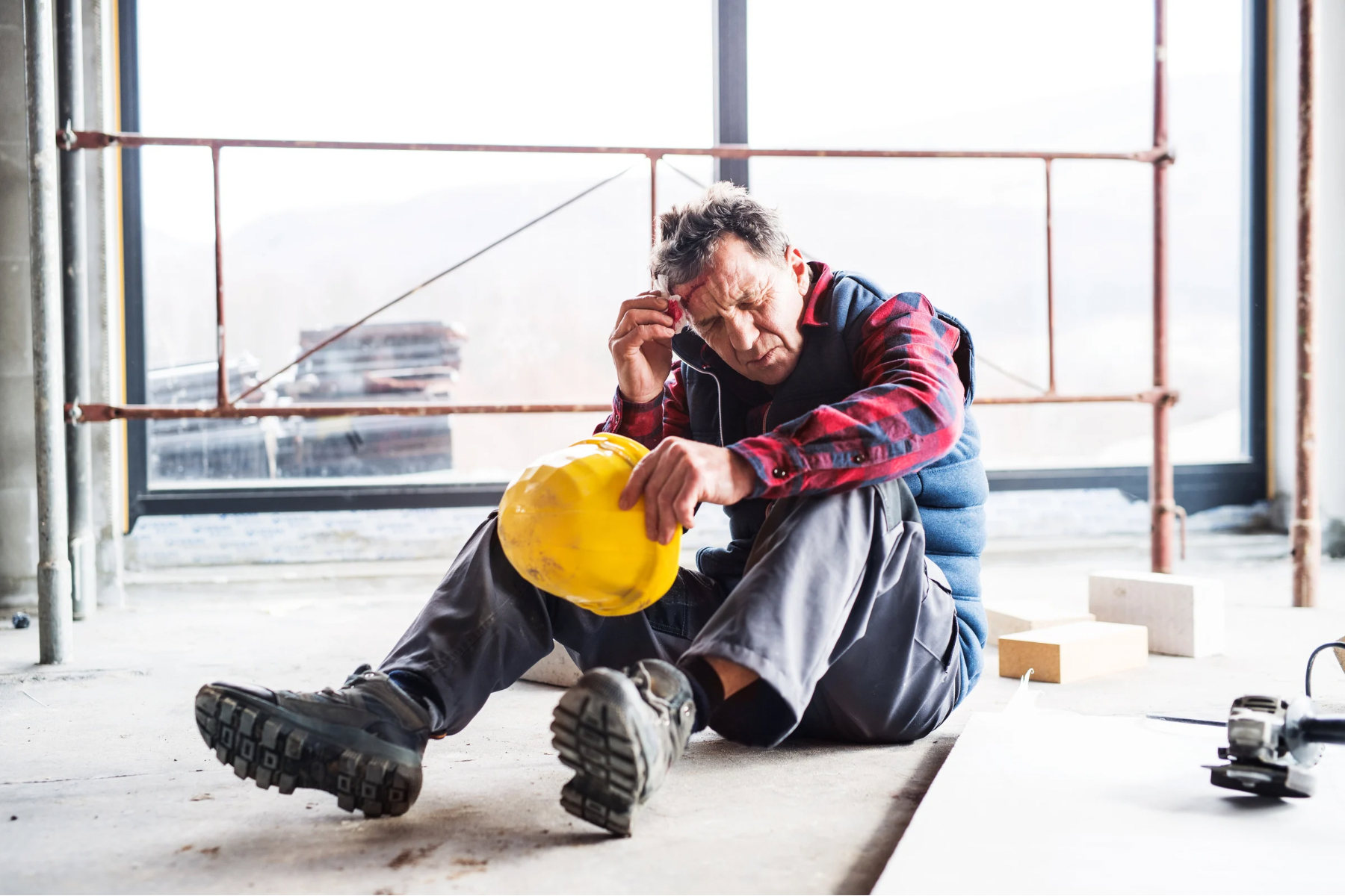 Hurt at Work in New Jersey: Workers’ Compensation vs. Personal Injury Lawsuit